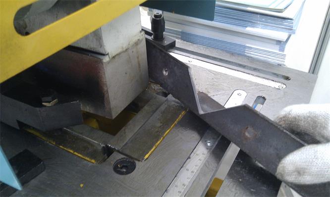 NOTCHING BLADE